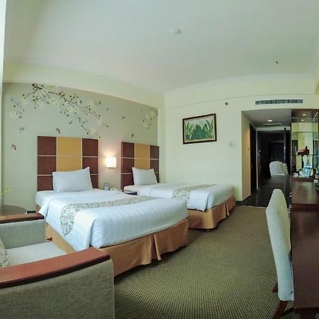 Emerald Garden International Hotel Медан Экстерьер фото