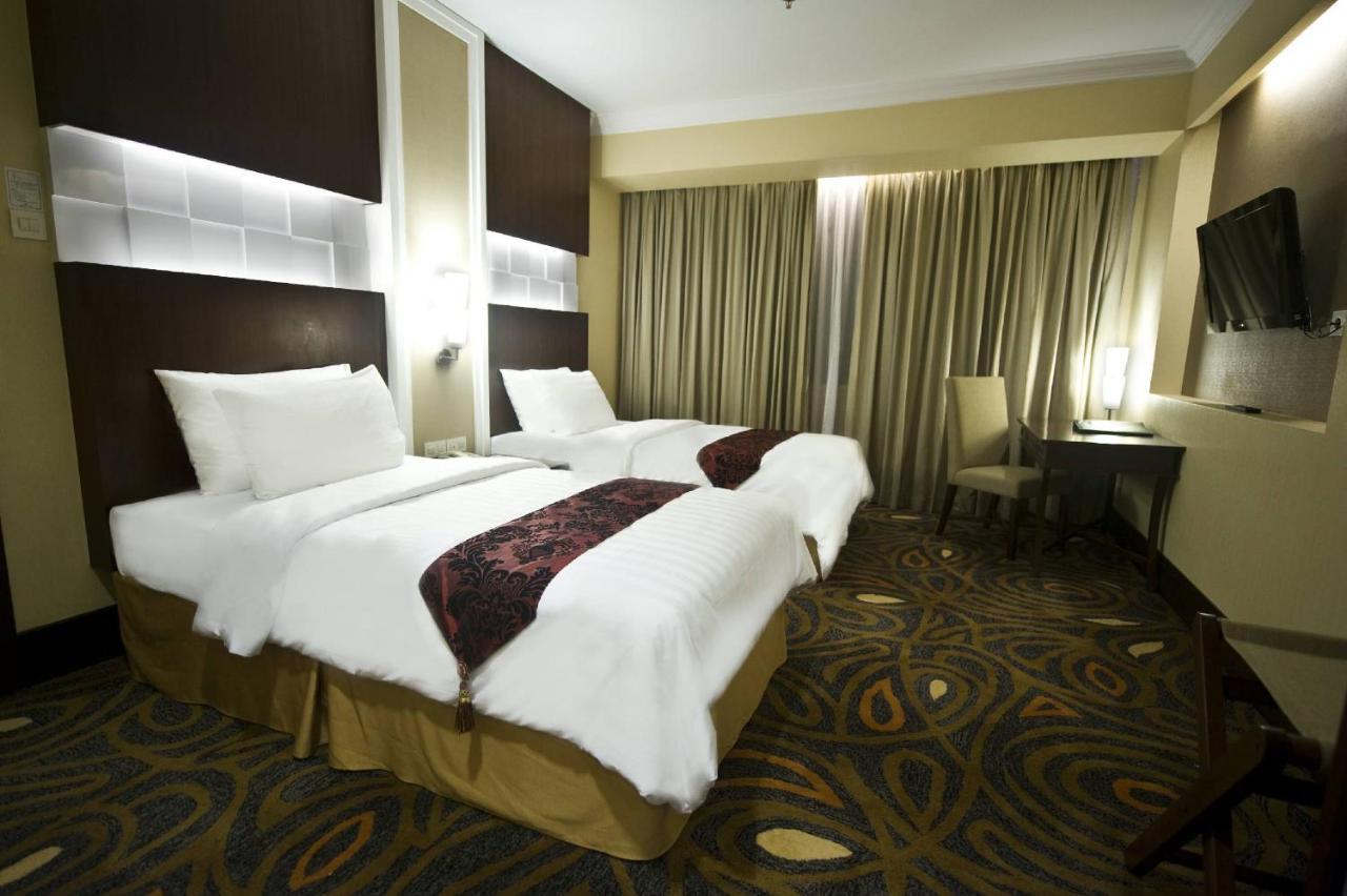 Emerald Garden International Hotel Медан Экстерьер фото