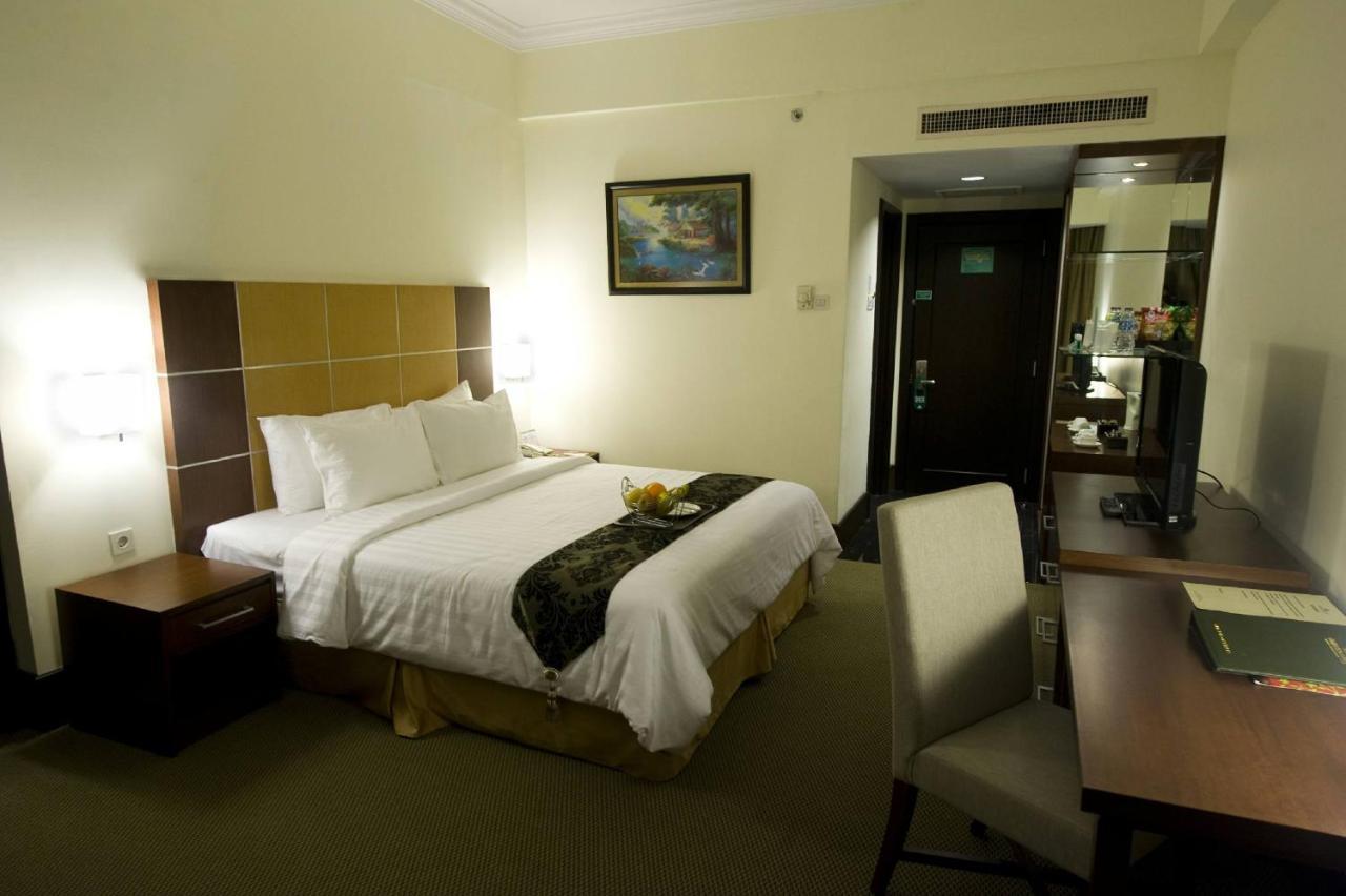 Emerald Garden International Hotel Медан Экстерьер фото