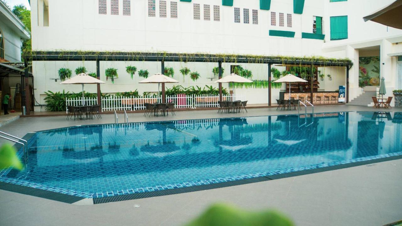 Emerald Garden International Hotel Медан Экстерьер фото