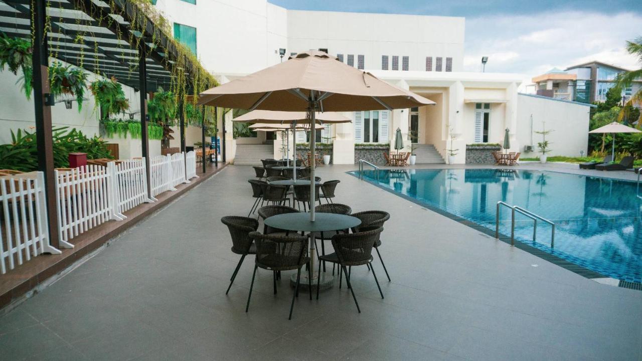 Emerald Garden International Hotel Медан Экстерьер фото