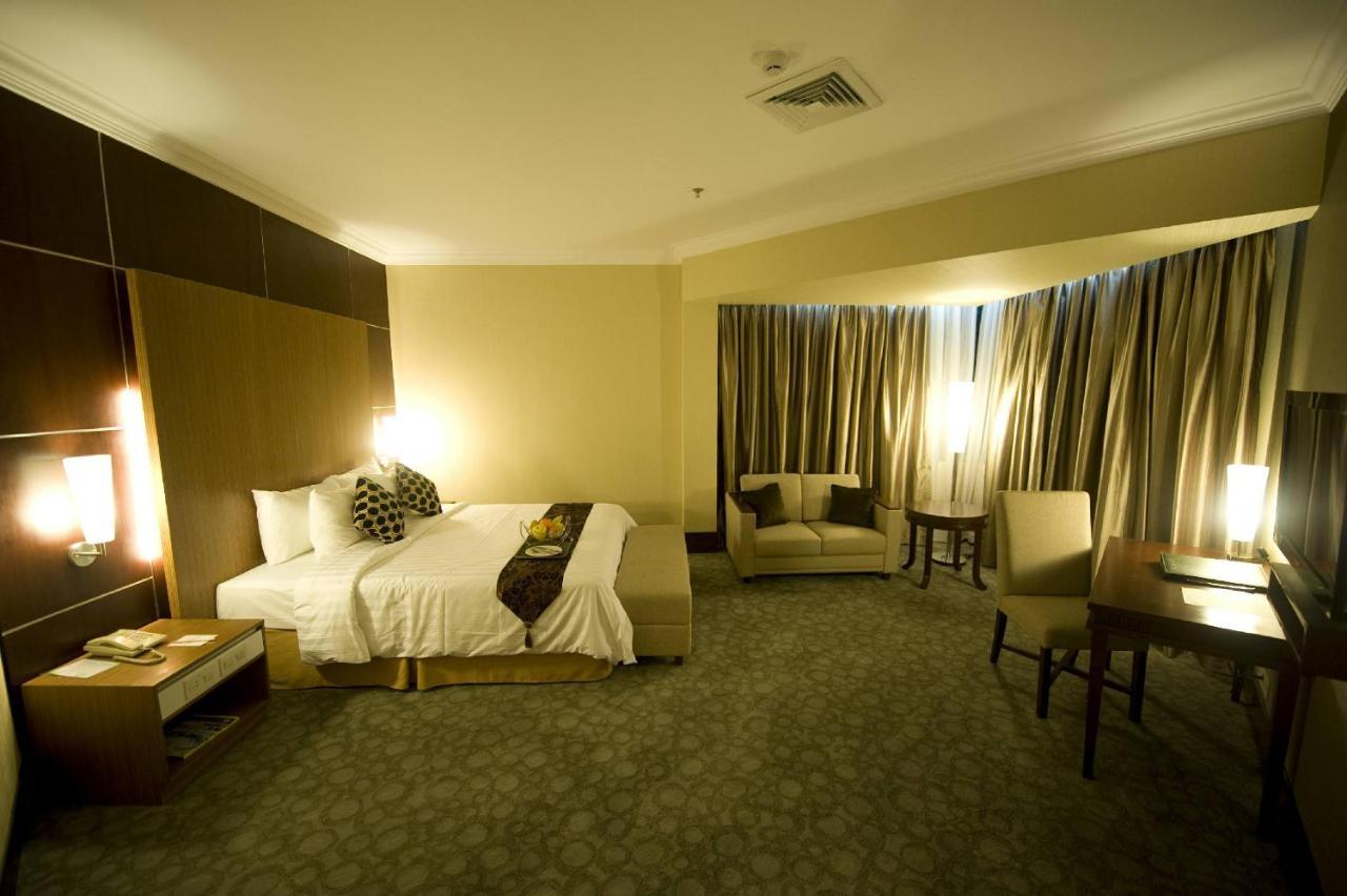 Emerald Garden International Hotel Медан Экстерьер фото
